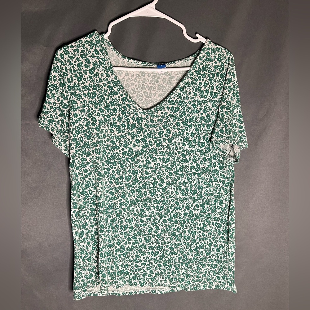 Old Navy Green and White Floral Short Sleeve Top